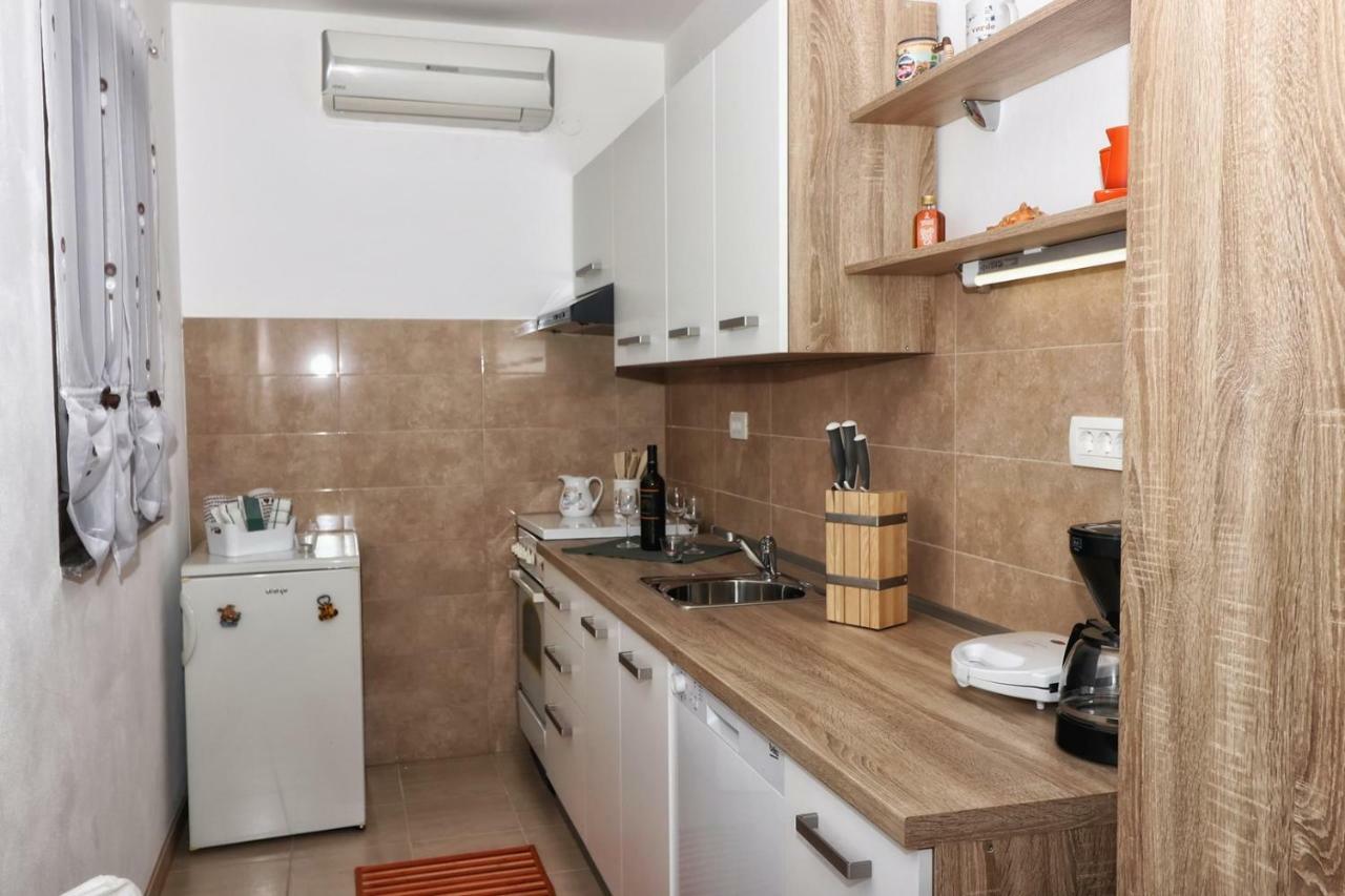 Apartment Edi Pula Eksteriør billede