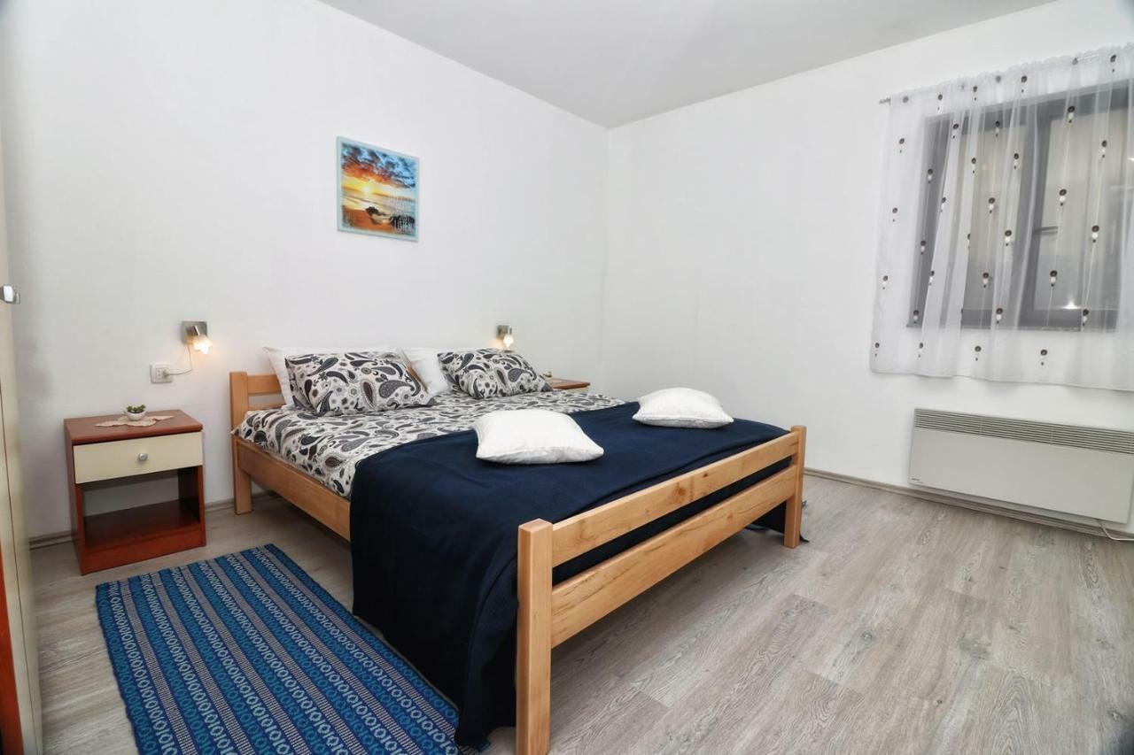 Apartment Edi Pula Eksteriør billede